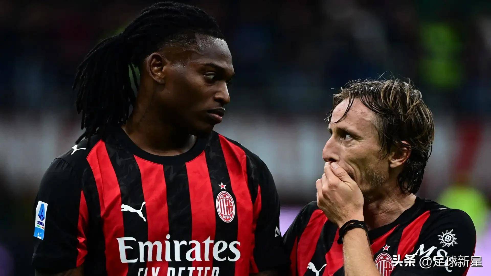 开元直播赛事西甲关键时刻再迎强敌，AC米兰官宣签约，主帅态度：引发热议，更衣室氛围转暖的简单介绍
